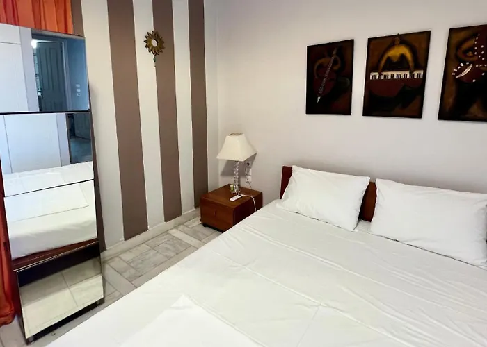 Sea Side Alexandra *