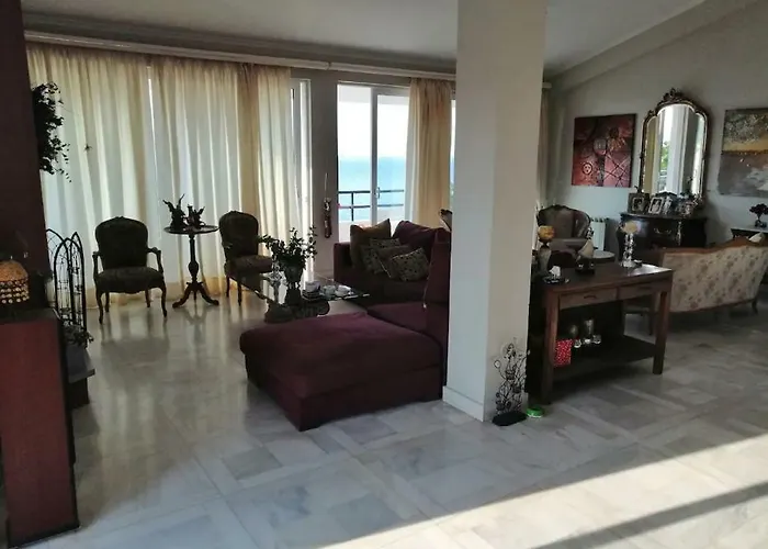 Sea Side Alexandra Apartment